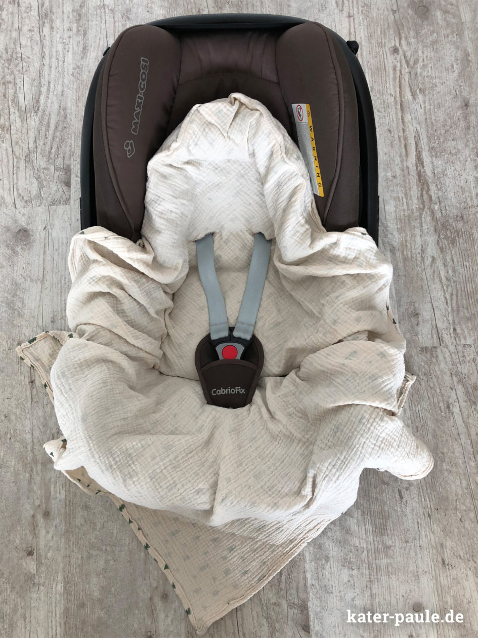 Einschlagdecke / Pucktuch für Babyschale / Maxi Cosi aus Musselin / Double Gauze mit Kapuze