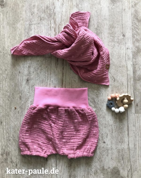 Babyset Bloomers und Halstuch aus Musselin. eBook Berry von rosarosa plus Greifling